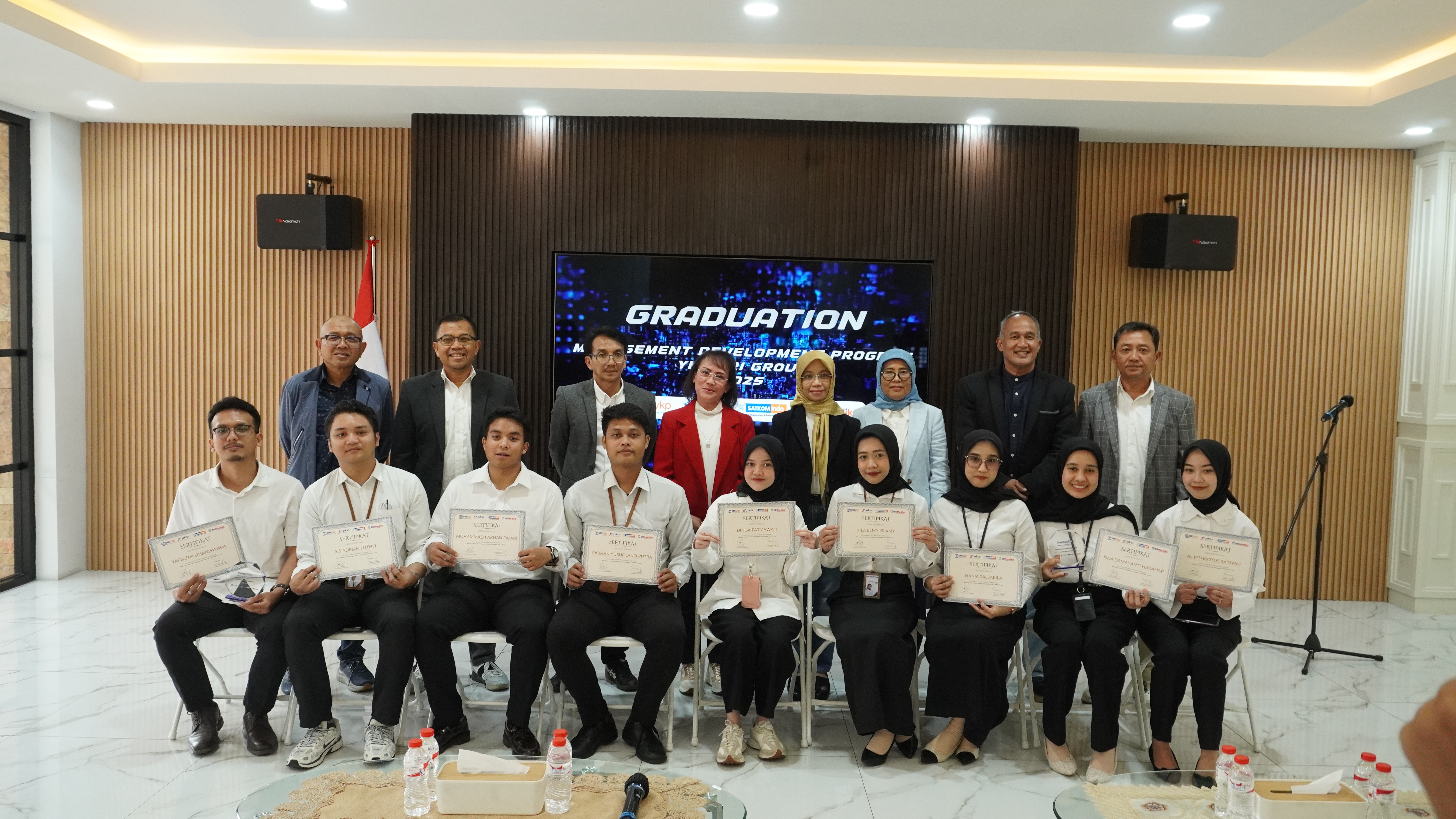 GRADUATION MANAGEMENT DEVELOPMENT PROGRAM SIAP BERKONTRIBUSI